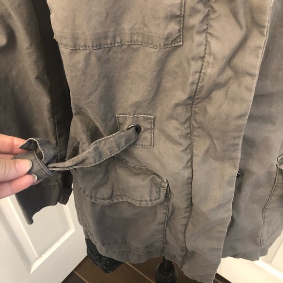 Gap Utility Jacket Grey with 4 snap close pockets - Picture 4 of 9